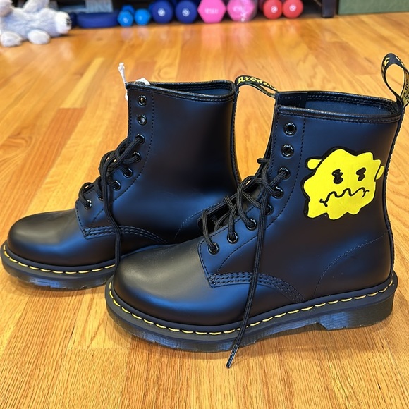 DR. MARTENS 1460 NEW WITH TAGS - SIZE 7 - HAND PAINTED - Picture 3 of 8